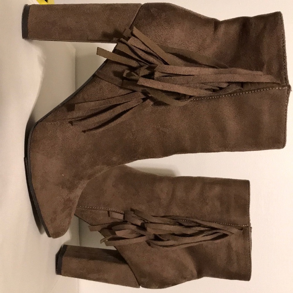 Boots size 8